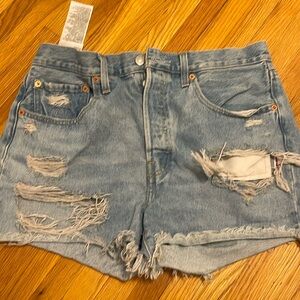 Levi 501 shorts size 30